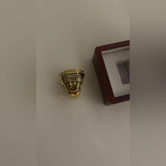 Kobe Black Mamba Ring - Picture 3 of 4